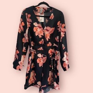 *NWT* H&M Floral romper zips on the side size 12 never worn